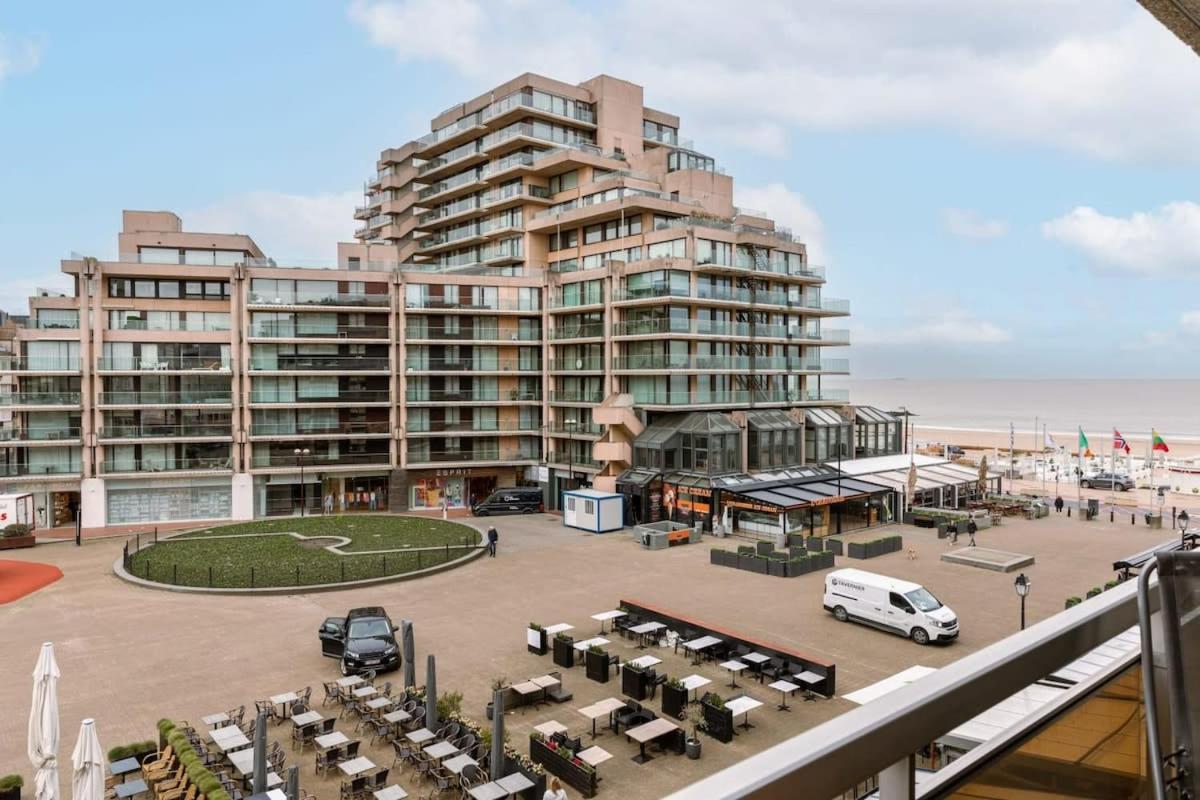 Modern Apartment In Centre Of Knokke Екстер'єр фото