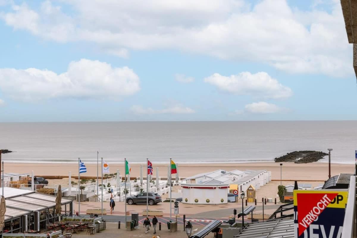 Modern Apartment In Centre Of Knokke Екстер'єр фото